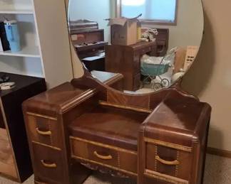 005 Waterfall Vanity with Oval Mirror