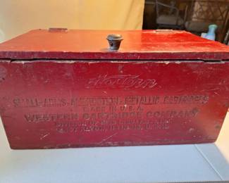 Pocketknife Collection with Western Cartridge Ammunition Box