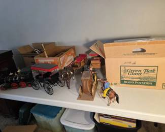 Western  Frontier Model Collection HorseDrawn Carriages, Stagecoach, 1872 Grant Steam Locomotive