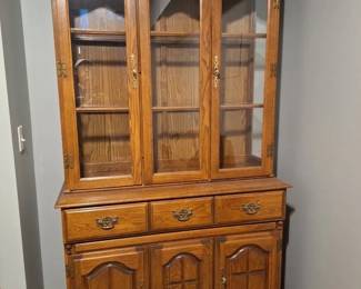 Oak 2 piece China Hutch