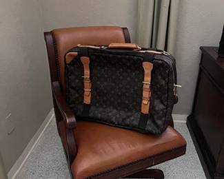 VINTAGE AUTHENTIC LOUIS VUITTON SUITCASE