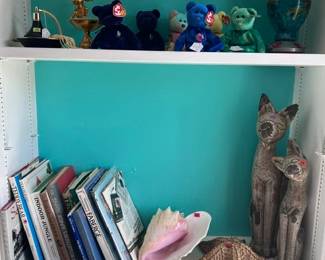 COLLECTOR BOOKS; BEANIE BABIES