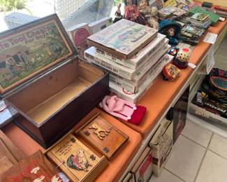 VINTAGE TOYS AND COLLECTIBLES
