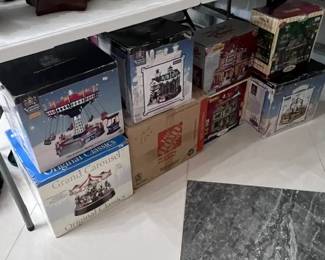 LEMAX AND OTHERS MECHANICAL CHRISTMAS VILLAGE PIECES