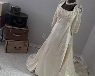 VINTAGE WEDDING GOWNS