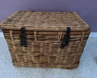 VINTAGE HOT AIR BALLOON BASKET