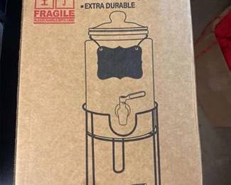 1 Gallon Beverage Dispenser