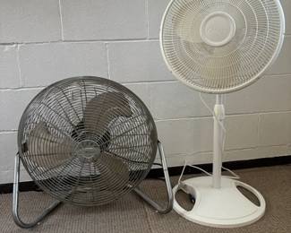 2 Fans Metal Floor Fan, Plastic Standing Fan