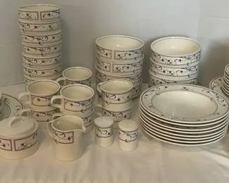 64 Piece Mikasa Intaglio Annette Dish Set 8 Place Settings Serving ware