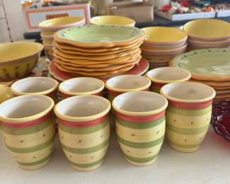 #035		Pistoulet by Pfaltzgraff 8 - 4 pc place settings 32 pcs total Dinner Salad Bowl Mug	 $ 60.00 																						