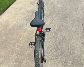#043 Men's Huffy 18 Speed Bike $40