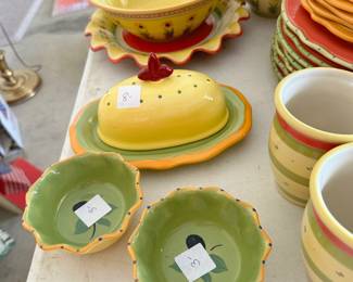 #035		Pistoulet by Pfaltzgraff 8 - 4 pc place settings 32 pcs total Dinner Salad Bowl Mug	 $ 60.00 																						