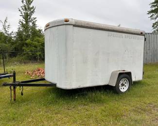 8ft enclosed trailer 