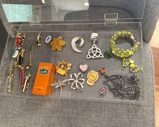 Costume jewelry. No gold