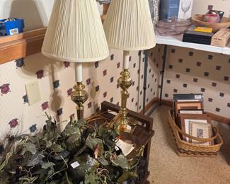 Lamps, fake pant, picture frames