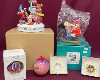 Vtg Disney Holiday Collectables