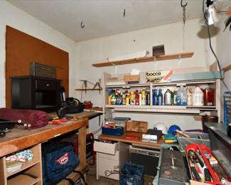 1002Garage
