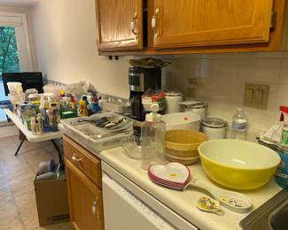 pyrex,, cleaners, kitchen items