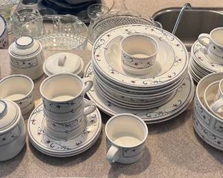 Mikasa dishware set