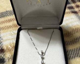 14K White Gold necklace with pendant