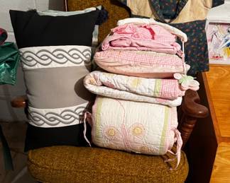 Rocking Chair/Bedding