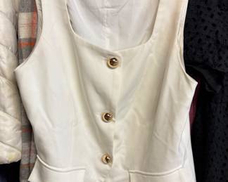 Women’s tops and blouses