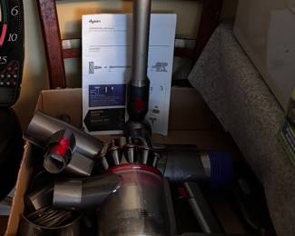 Dyson V8 animal