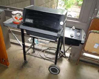 Weber Grill (owner may keep this)