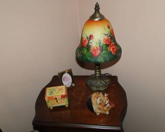 Glass Bell shaped Roses lamp