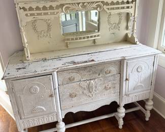 Shabby chic buffet