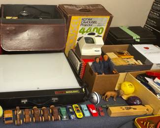 Diecast/Kodak Slide Projector