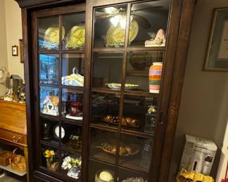 China/Curio Cabinet