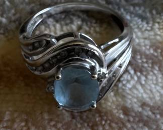 10KT white gold ring