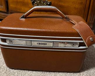 Vintage Samsonite Silhouette Train Case