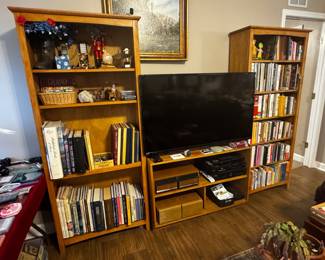 Bookshelves/Books/Television