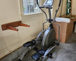 Vision Elliptical Machine