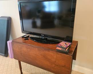 Antique Drop Table Toshiba TV