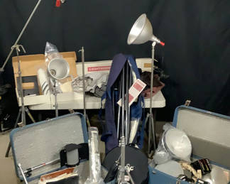 Lot 915: Norman Lightform LiteDisc Studio Lighting Kit