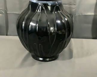 Lot 870: Vintage Van Briggle Arrow Root Vase