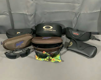 Lot 791: Maui Jim & More Sunnies & Cases