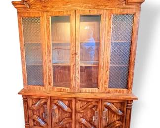 Heavy Hutch 2 Pieces With Glass Shelves And 2 Lights