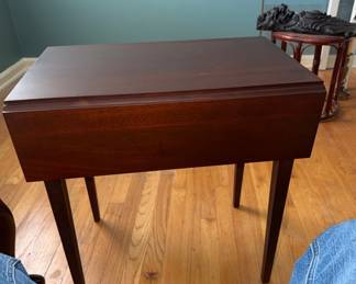 Pembroke drop leaf side table