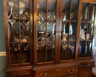 Ethan Allen china hutch
