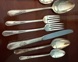 Silverware set for -2 with serving pieces