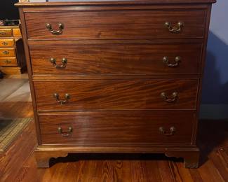 Traditional 4-Drawer Mahogany-Finish Chest of Drawers