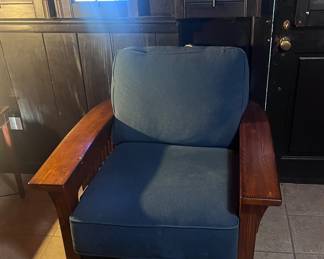 Flexsteel Mission-Style Sofa & 2 Armchairs (3-Piece Set)