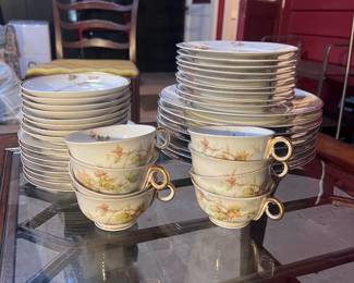 Haviland Limoges 'Autumn Leaf' 40-Piece Porcelain Dinnerware Service