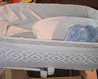 Vintage Badger Basket Bassinet third image