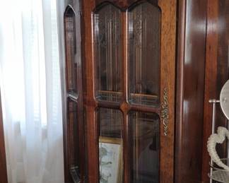 Twopiece Dresser with Mirror third image