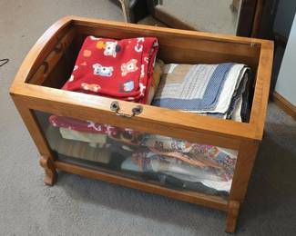 Oak Quilt Display Chest